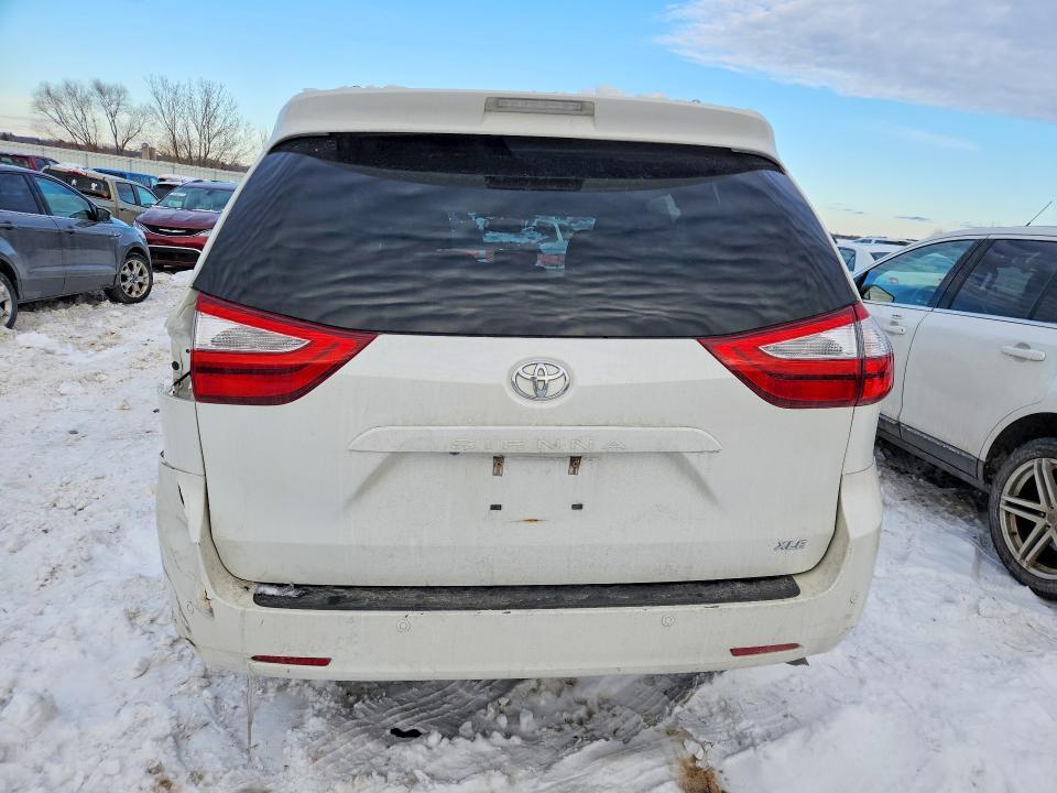 2017 Toyota Sienna xle