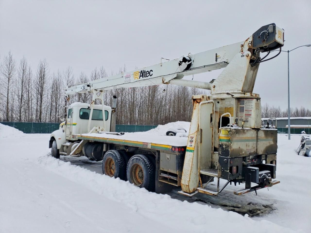 2008 Peterbilt Tractor 2008 Peterbilt 340 Crane Truck