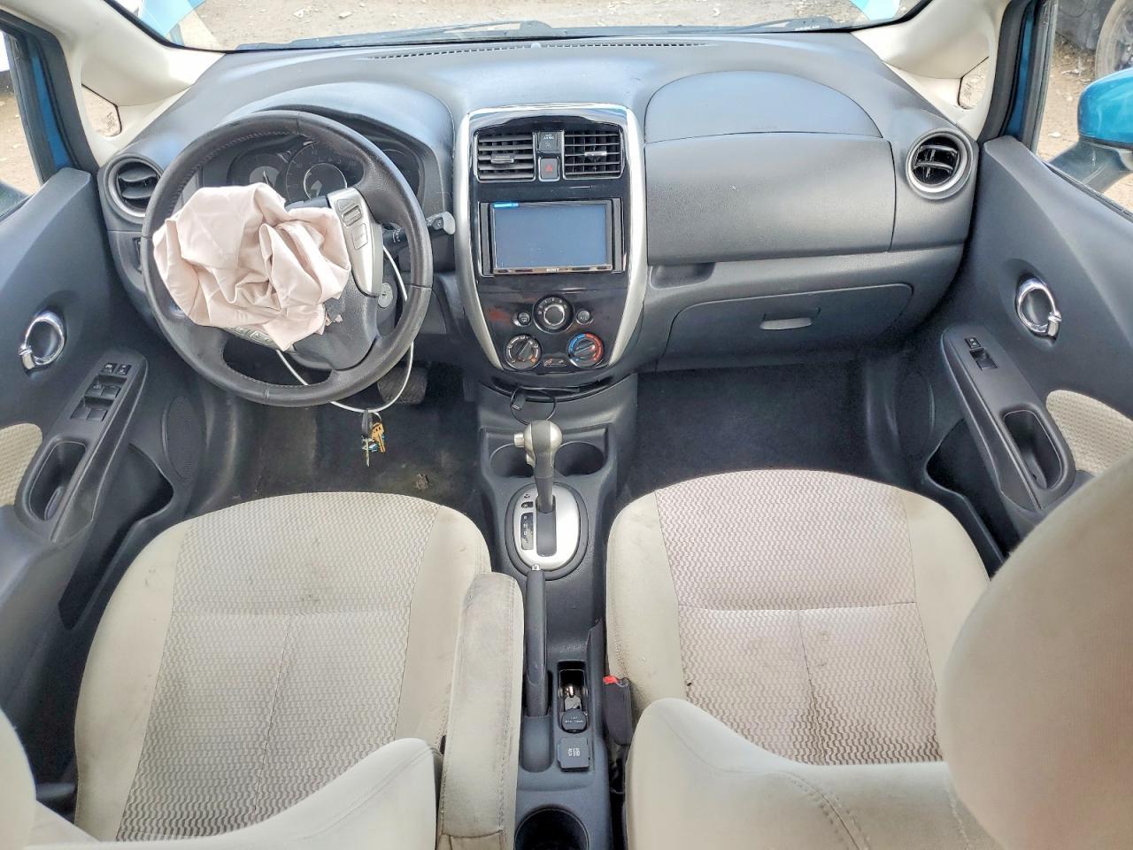 2015 Niss Versa Note sv