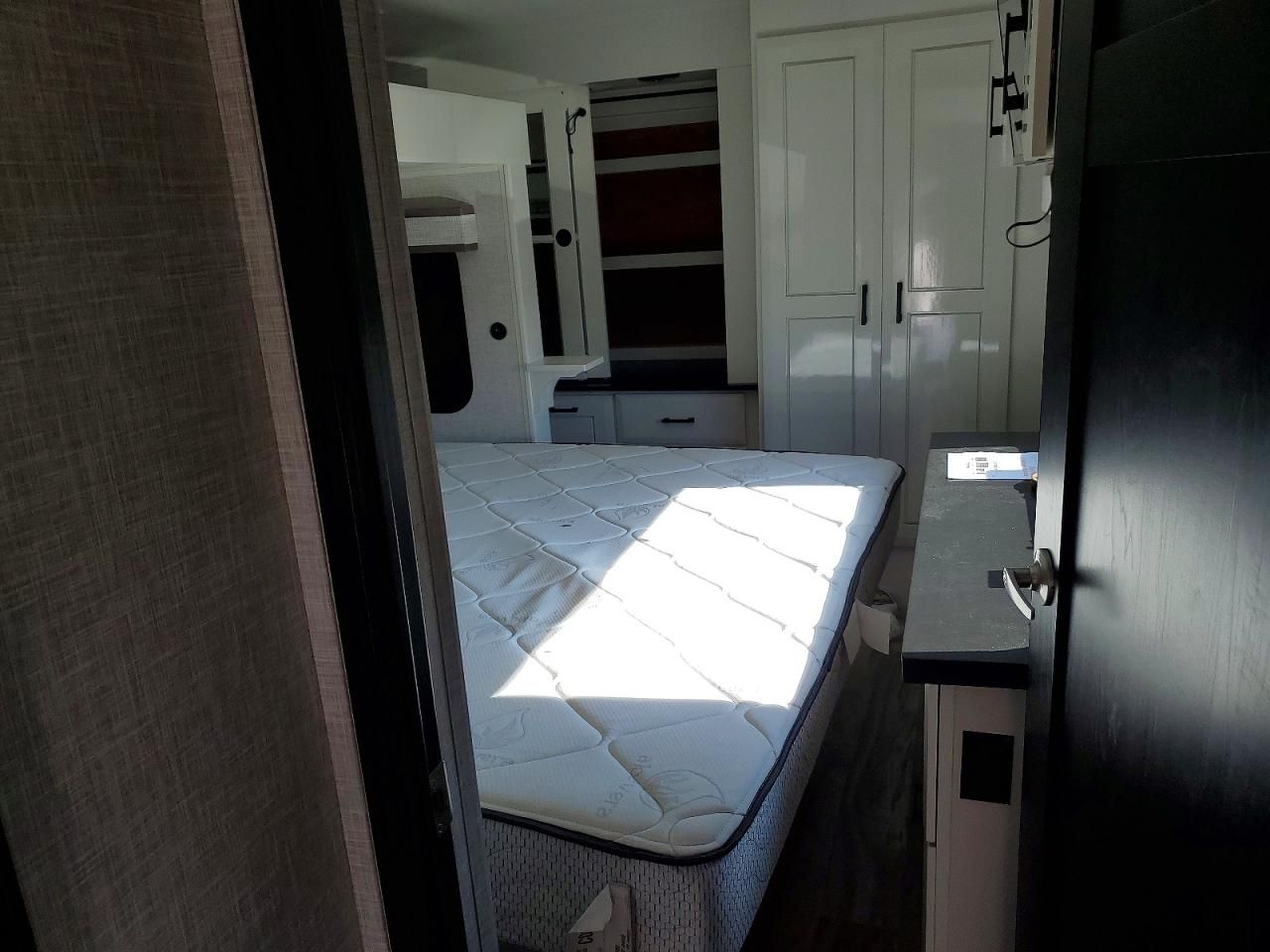 2025 Jayco Pinnacle-Camper