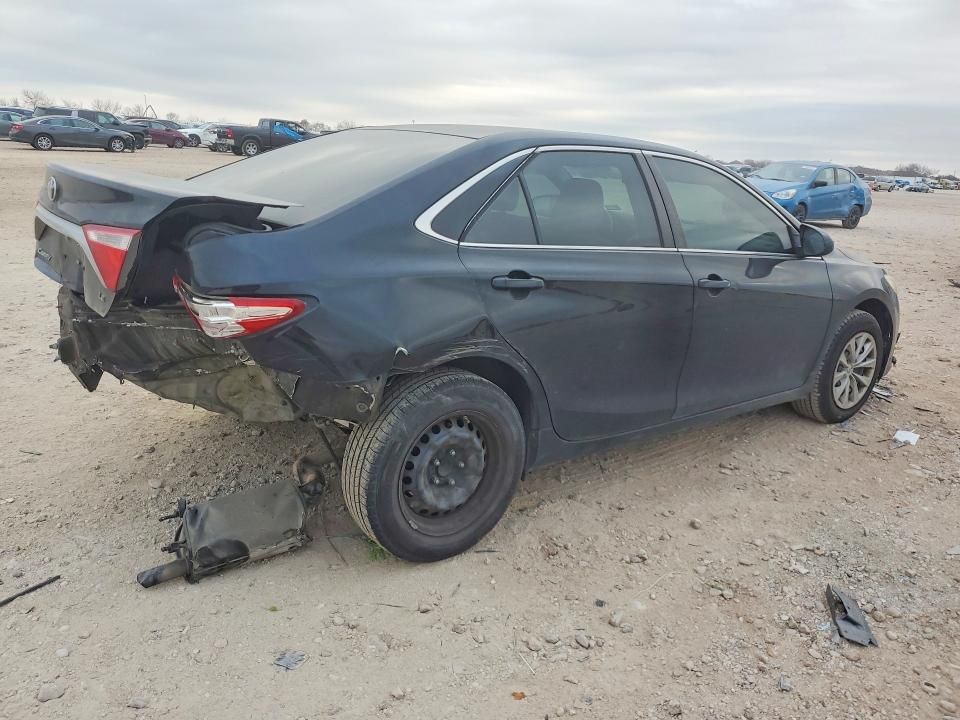 2016 Toyota Camry le