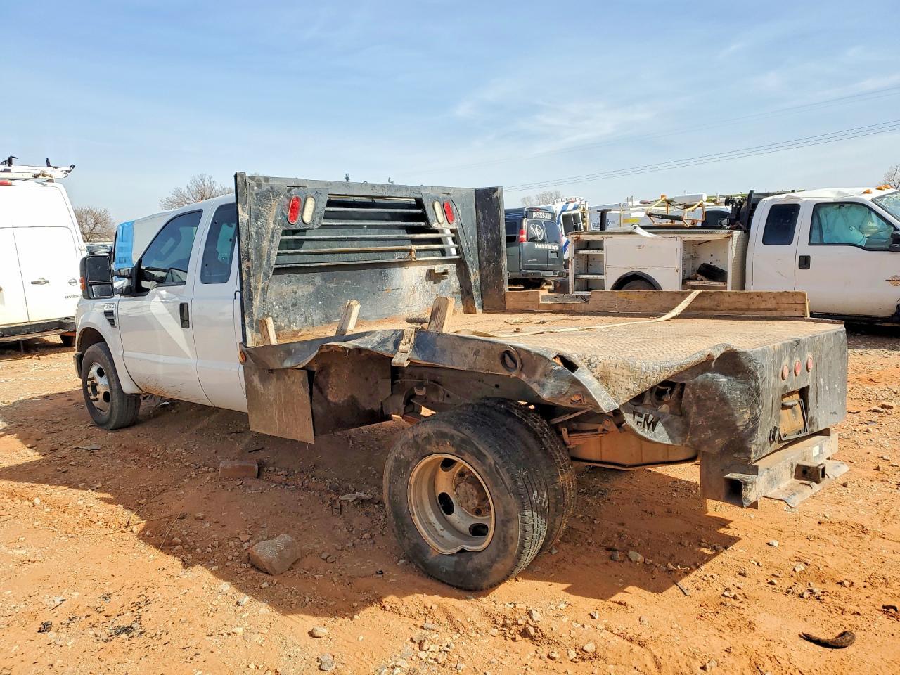 2008 Ford F350 Super Duty Flatbed Truck