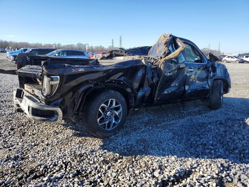 2022 GMC Sierra K1500 SLT