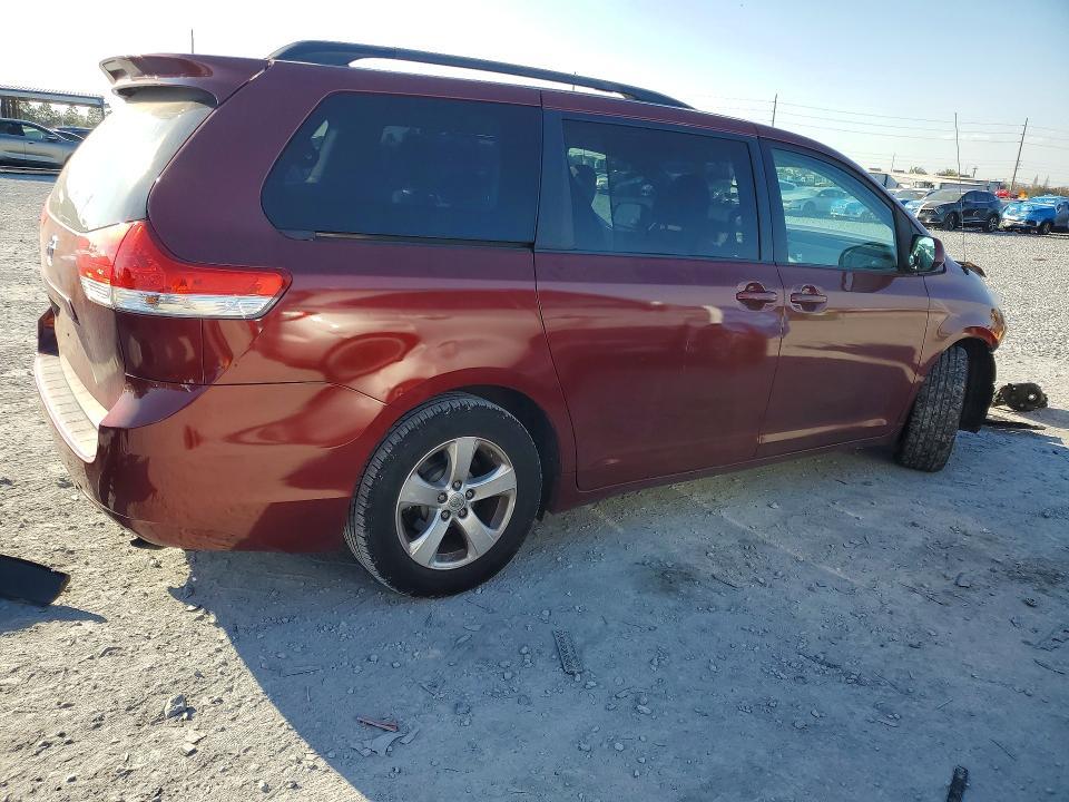 2014 Toyota Sienna le