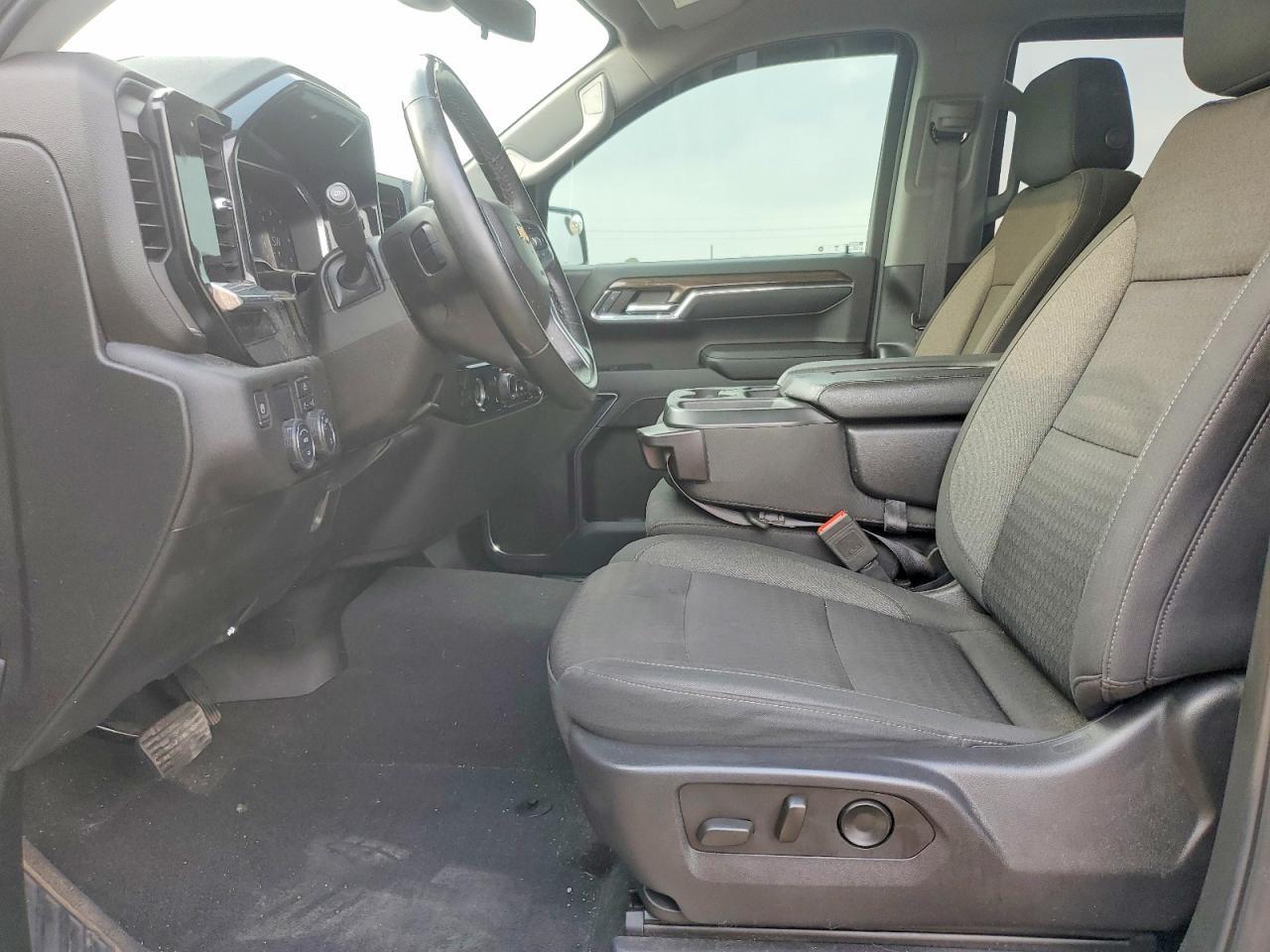 2024 Chevrolet Silverado C1500 LT