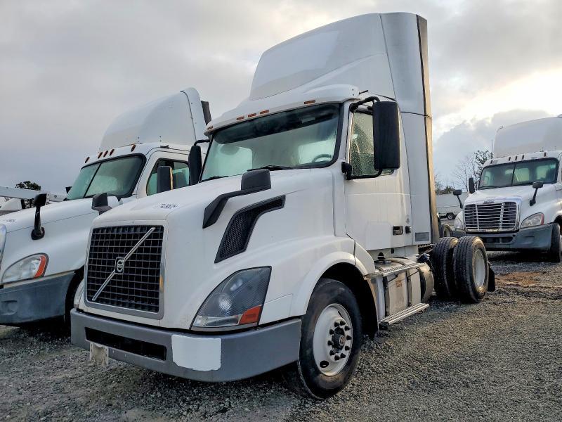 2017 Volvo VNL Semi Truck