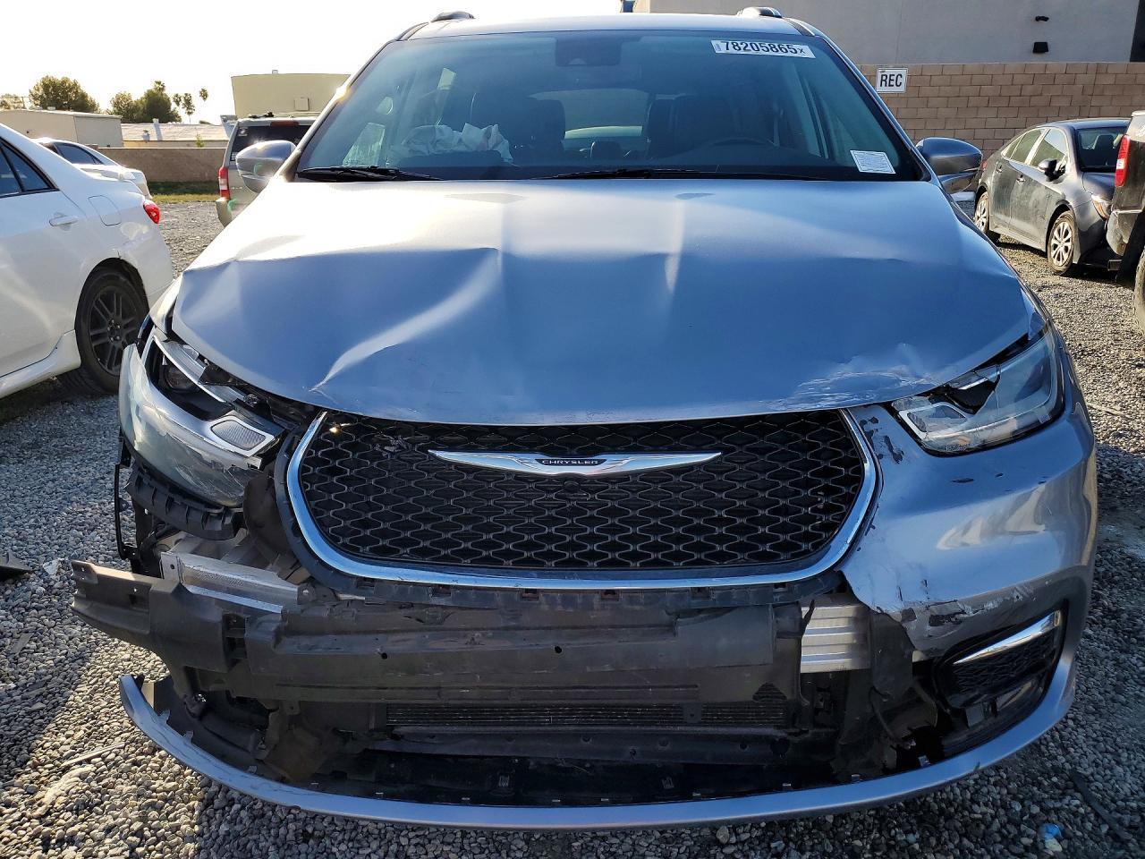 2021 Chrysler Pacifica Touring l