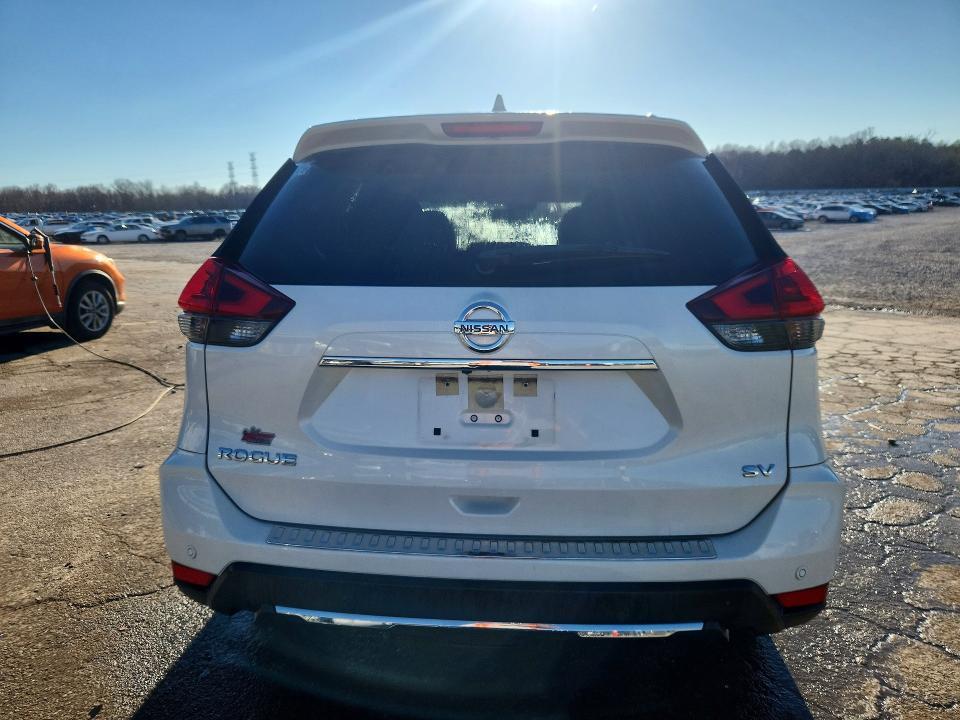 2020 Nissan Rogue sv