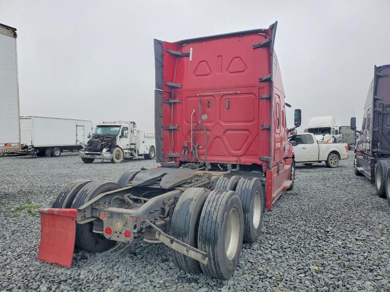 2019 Freigliner 2019 Freightliner Cascadia 126 Semi Truck
