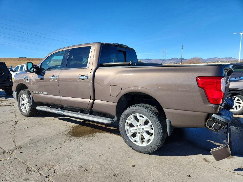 2017 Nissan Titan xd sl