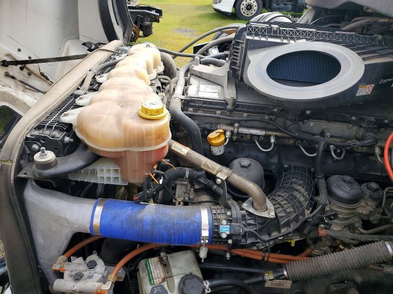 2022 Freigliner 2022 Freightliner Cascadia 126 Semi Truck