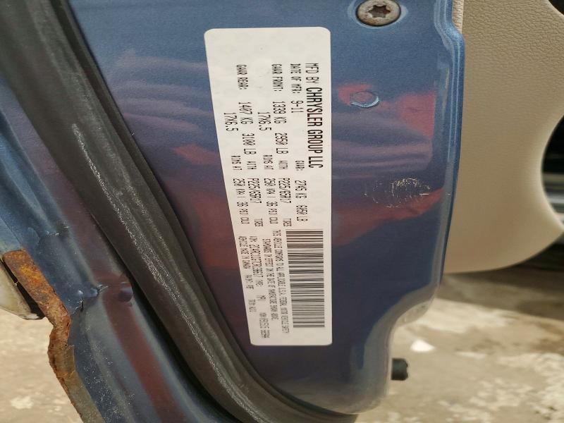 2012 Chrysler Town & Country Touring l