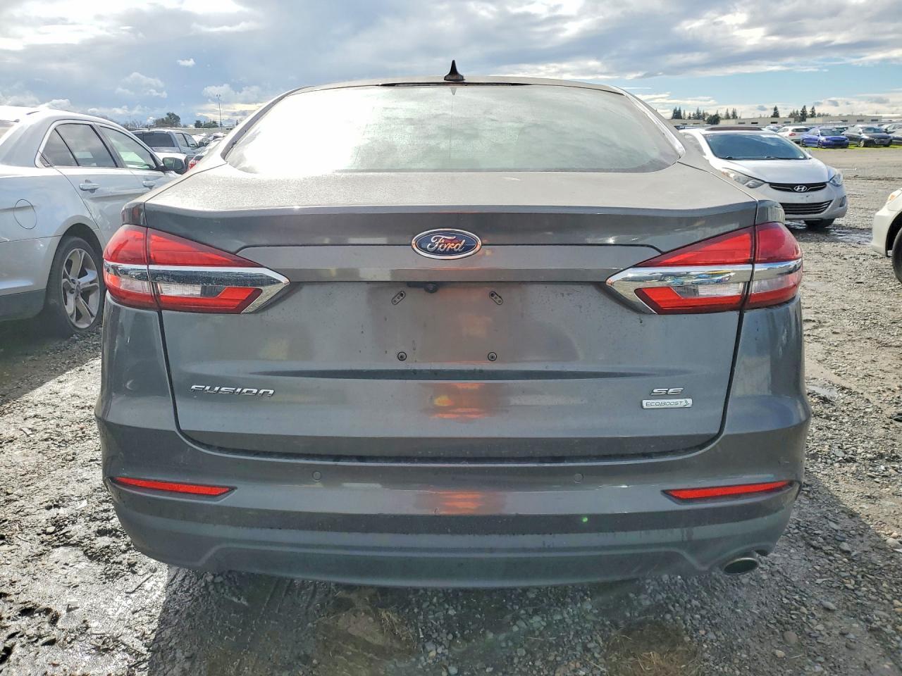 2020 Ford Fusion se