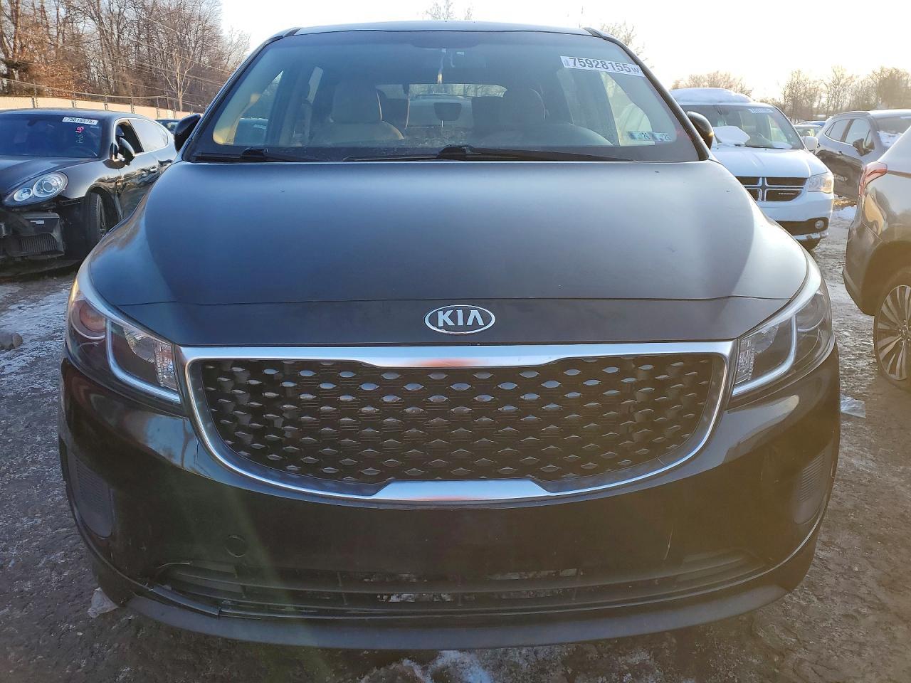 2016 KIA Sedona lx