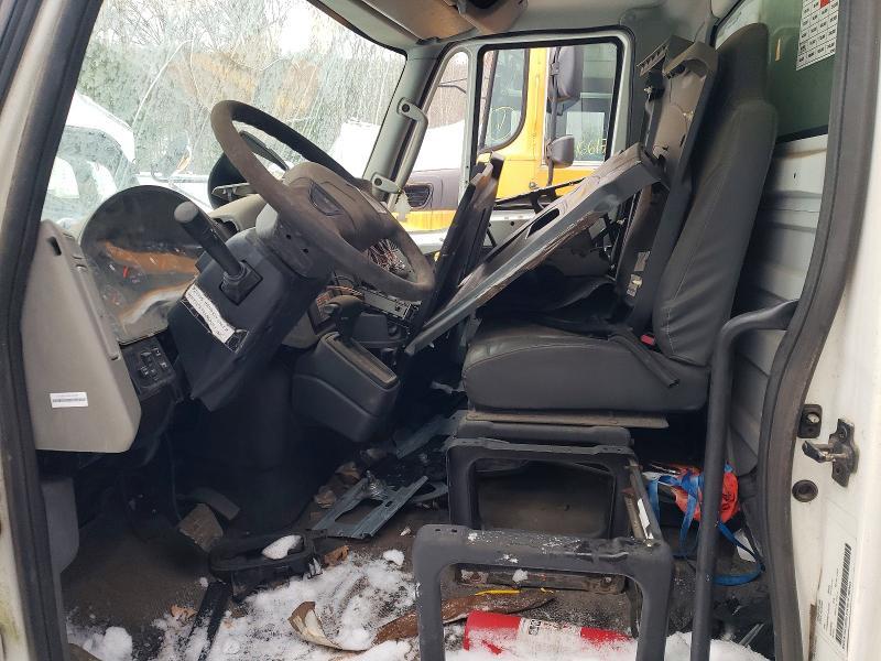 2017 International 4300 box Truck