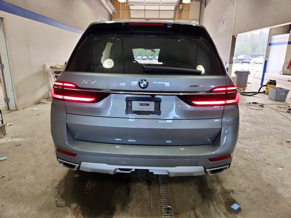 2025 BMW X7 Xdrive40i
