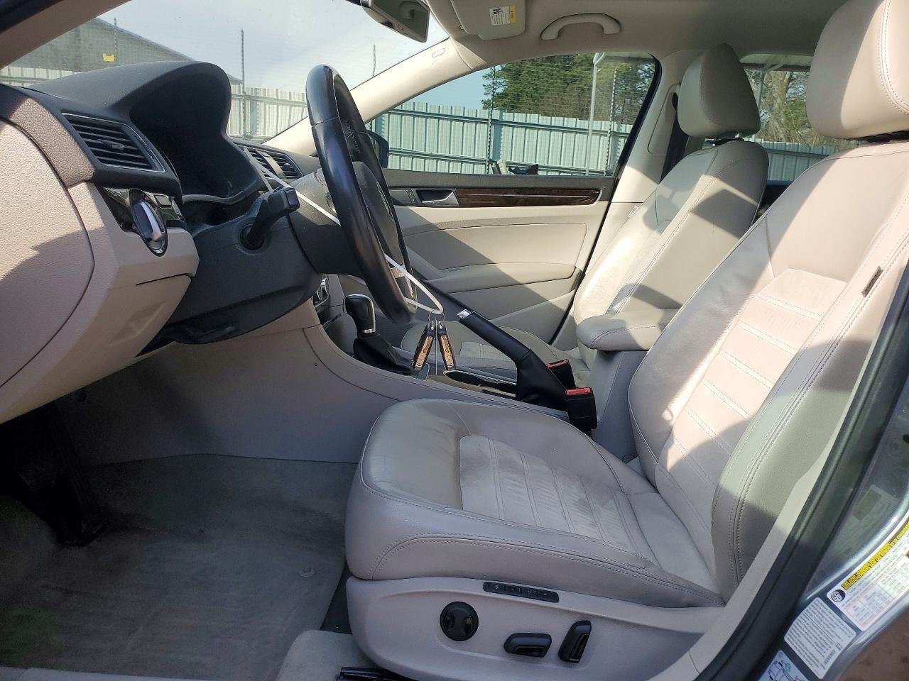 2015 Volkswagen Passat sel