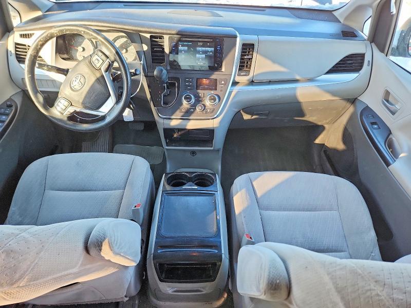 2015 Toyota Sienna le