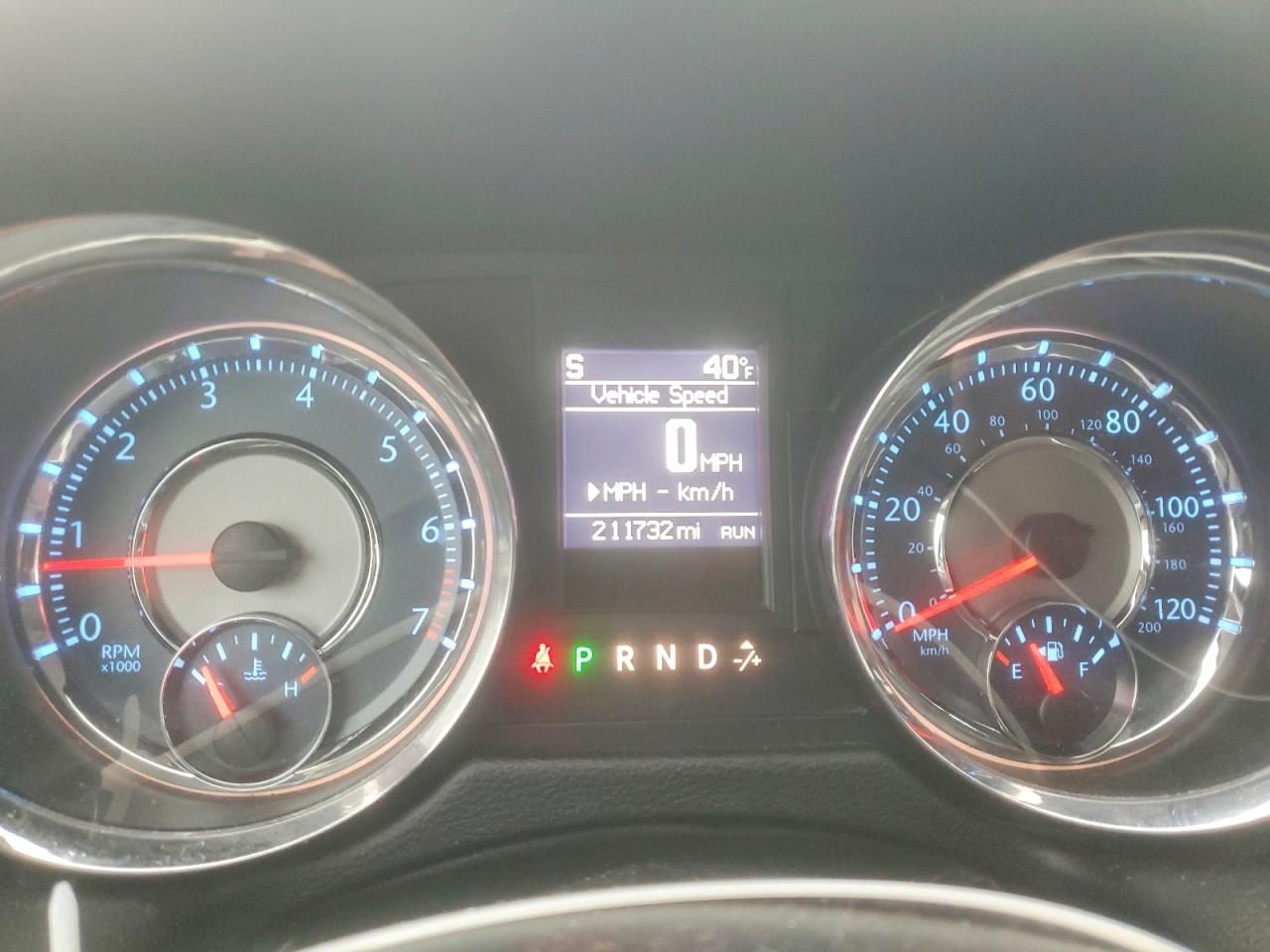 2013 Chrysler Town & Country Touring l