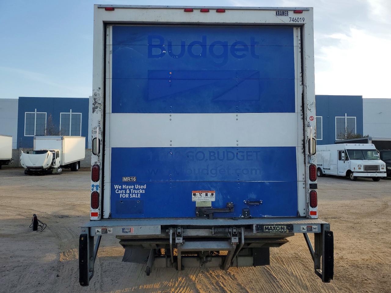 2017 Chevrolet 4500HD BOX Truck