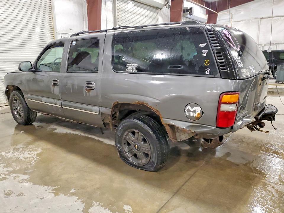 2002 Chevrolet Suburban 1