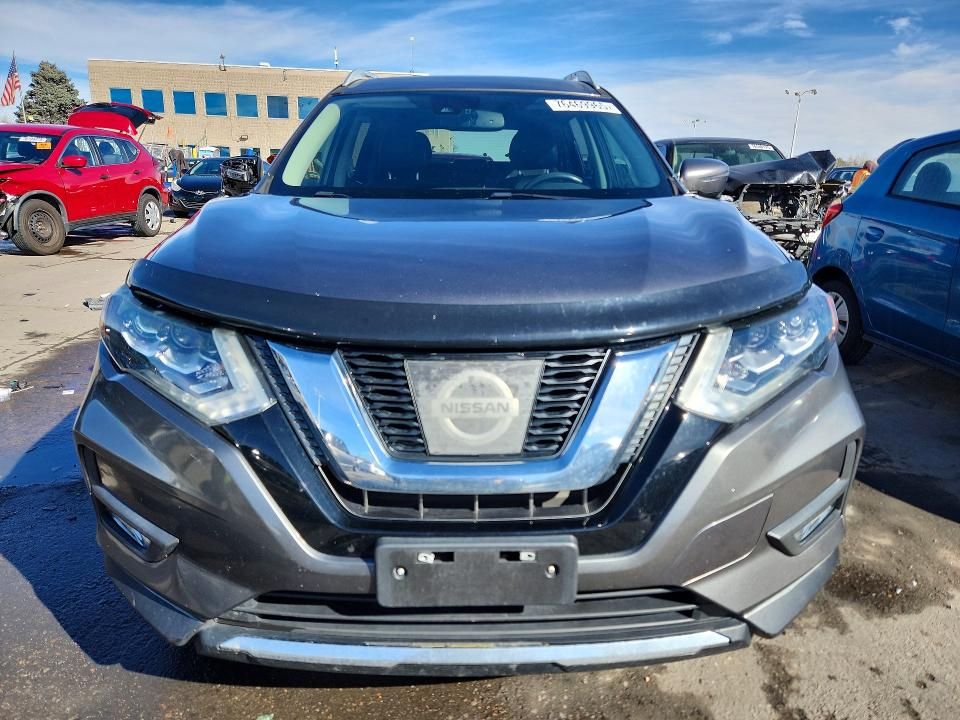 2017 Nissan Rogue sv