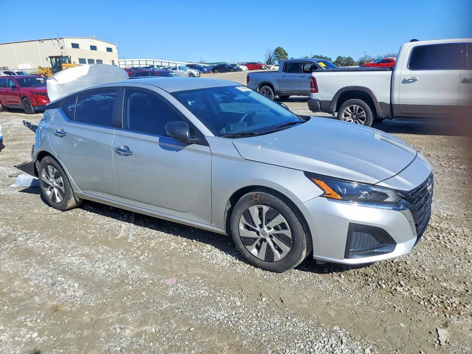 2024 Nissan Altima s