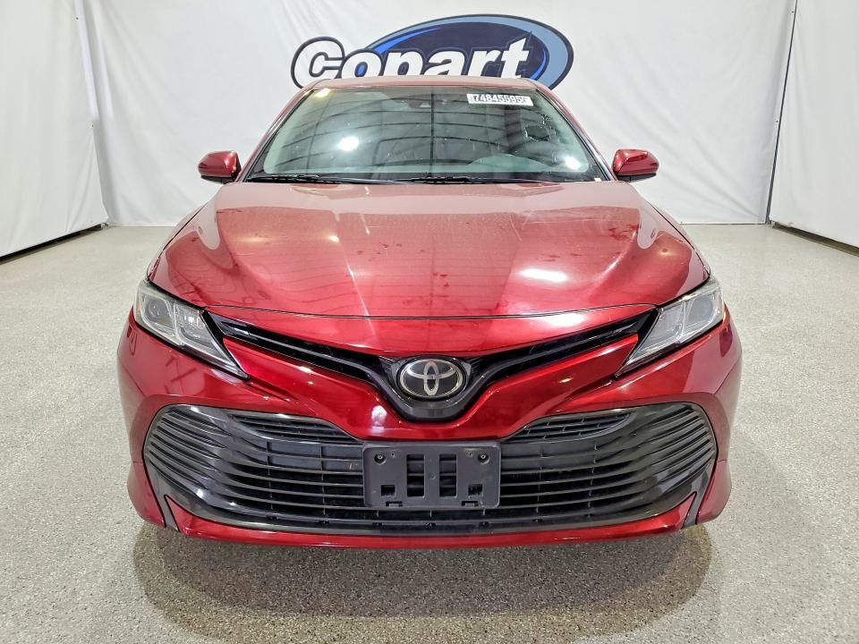 2019 Toyota Camry le
