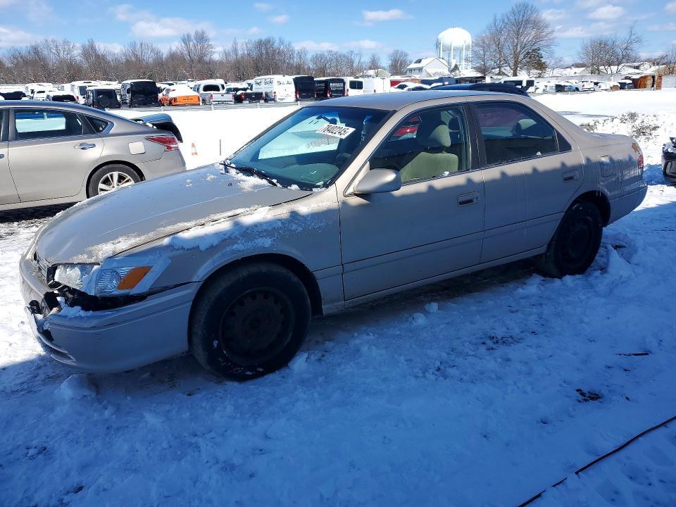 2000 Toyota Camry le