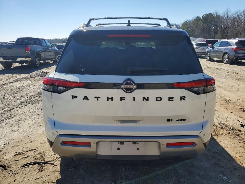 2022 Nissan Pathfinder sl