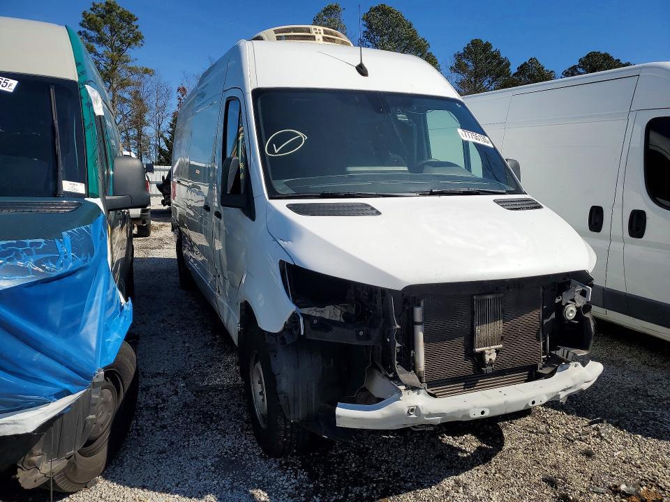 2022 Mercedes-Benz Sprinter 2500 Refrigerated Delivery van