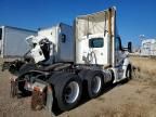 2014 Kenworth T680 Semi Truck