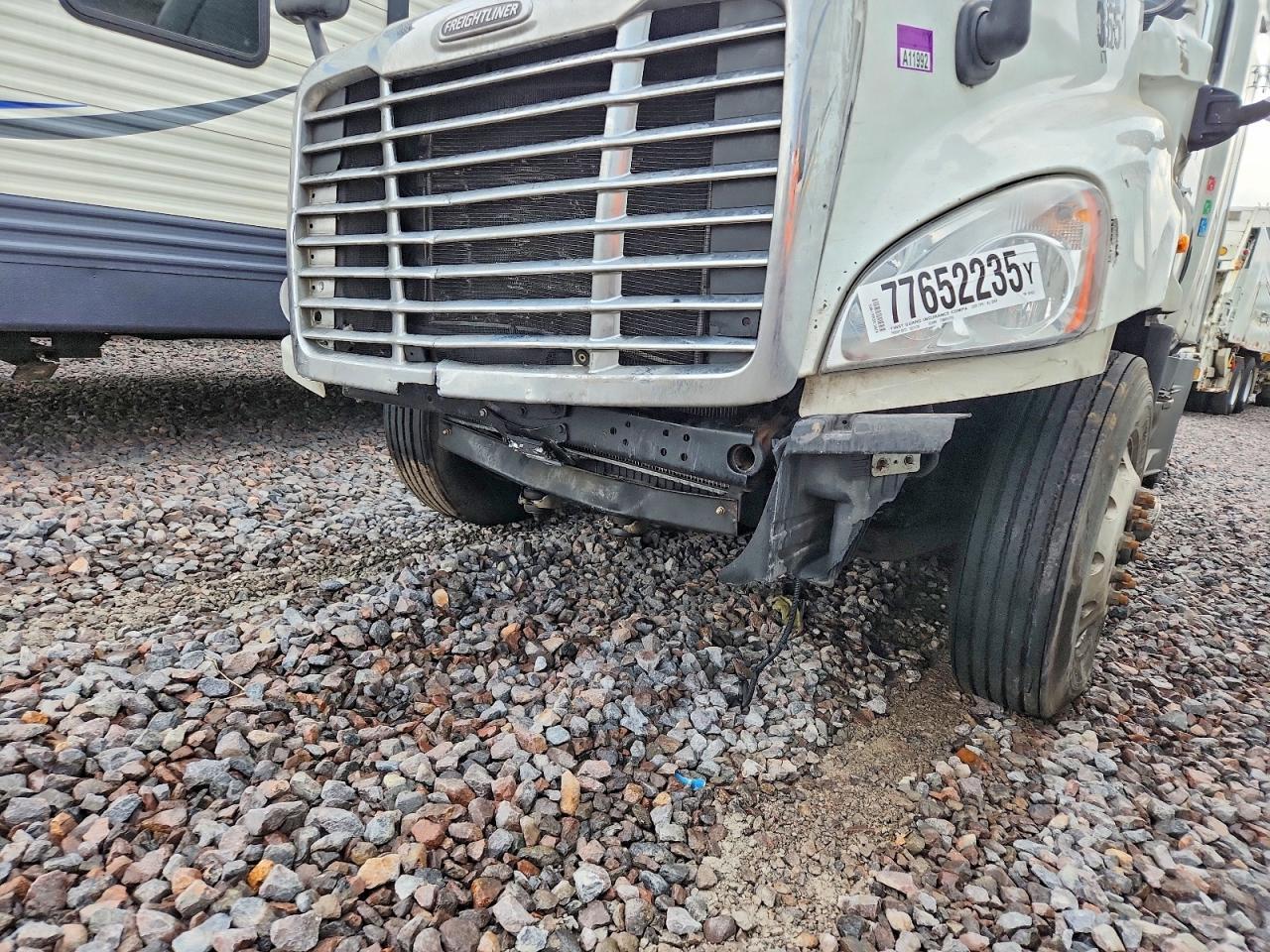 2016 Freigliner 2016 Freightliner Cascadia 125 Semi Truck