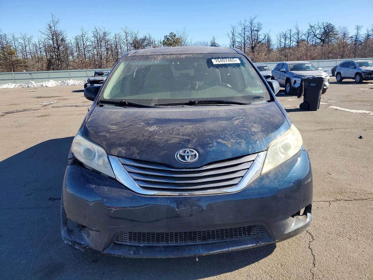 2011 Toyota Sienna le