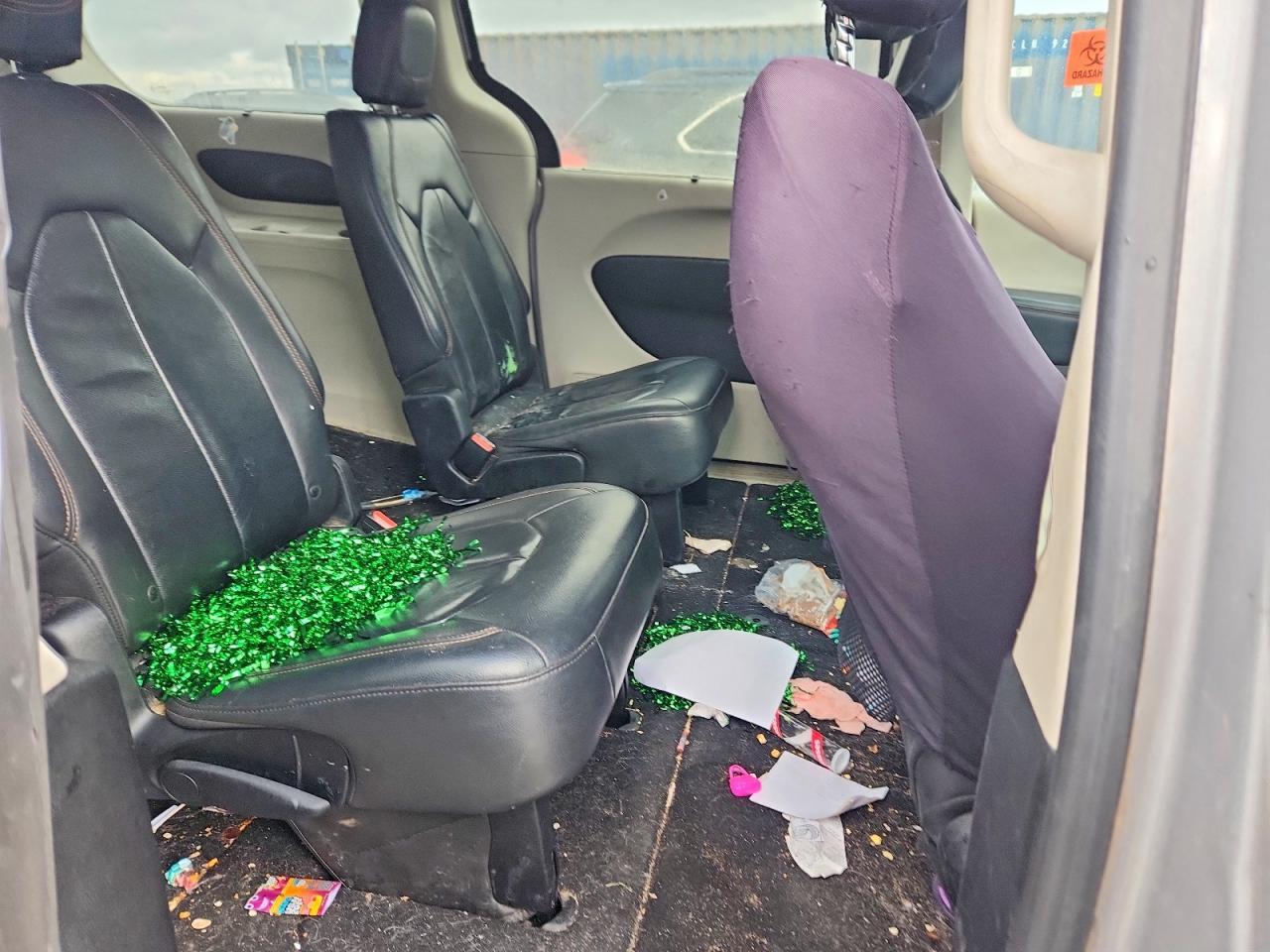 2017 Chrysler Pacifica Touring l