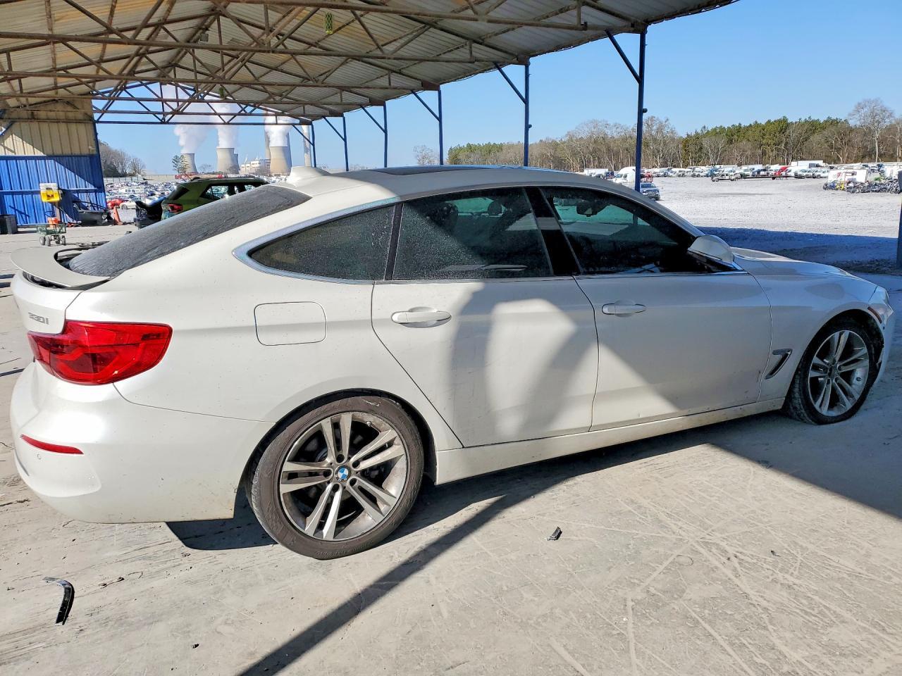 2017 BMW 330 Xigt