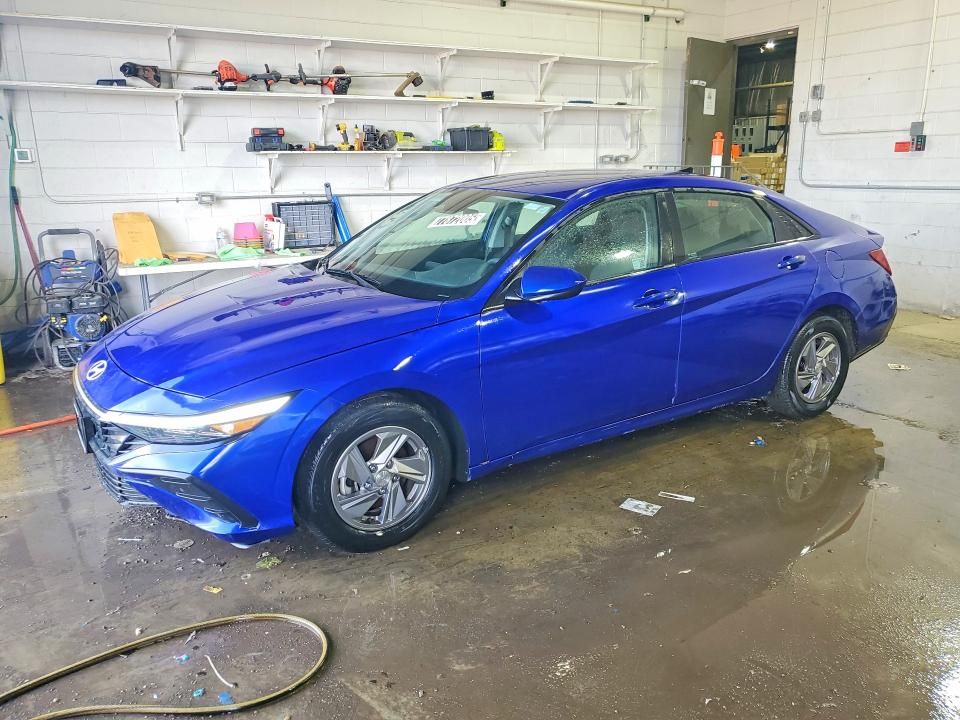 2024 Hyundai Elantra se