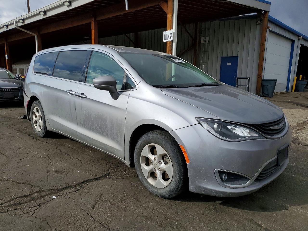 2019 Chrysler Pacifica Hybrid Touring Plus