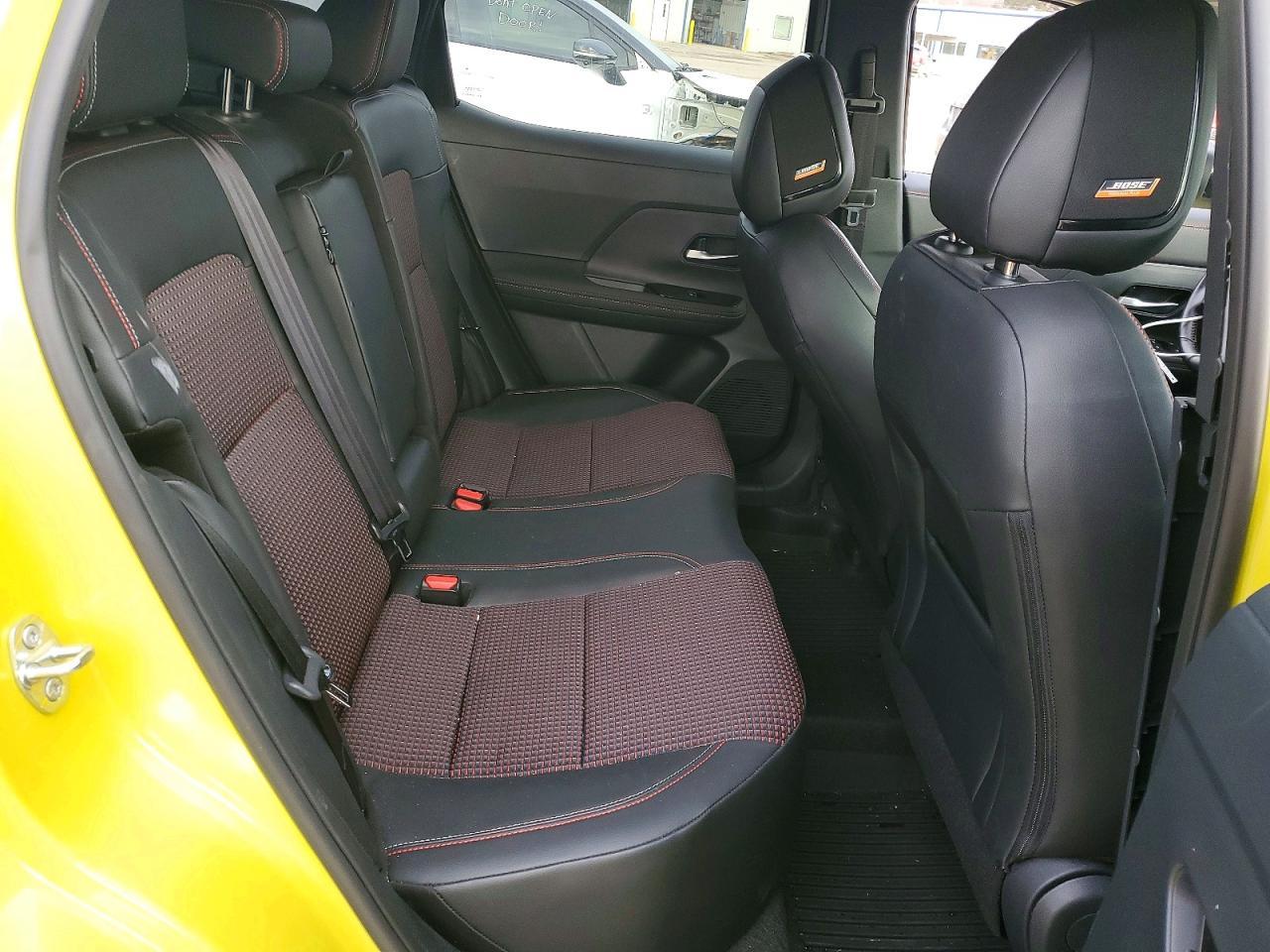 2025 Nissan Kicks sr