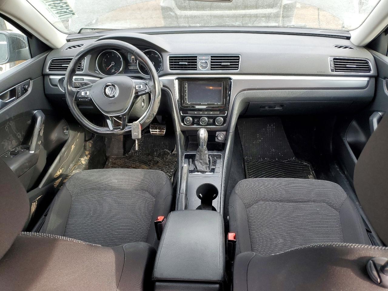 2016 Volkswagen Passat s
