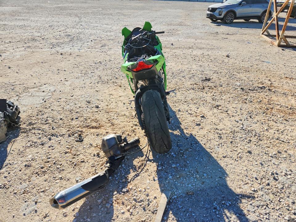 2024 Kawasaki ZX1002 T