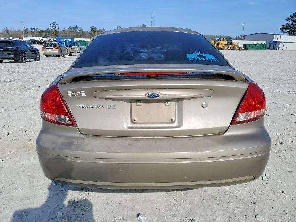 2005 Ford Taurus se