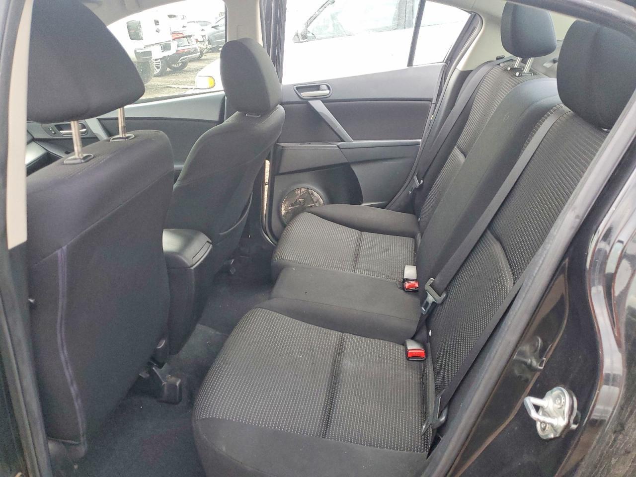 2013 Mazda 3 I