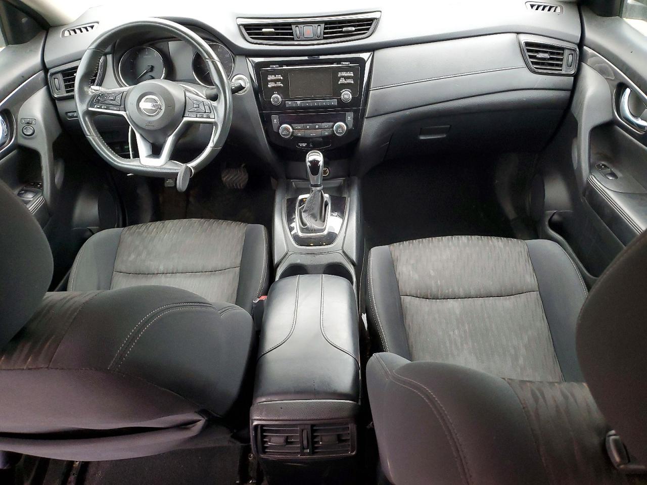 2017 Nissan Rogue sv