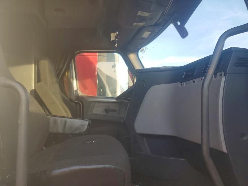 2019 Freigliner Cascadia 126