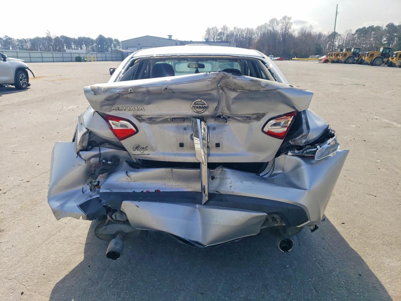2017 Niss Altima 2.5 s