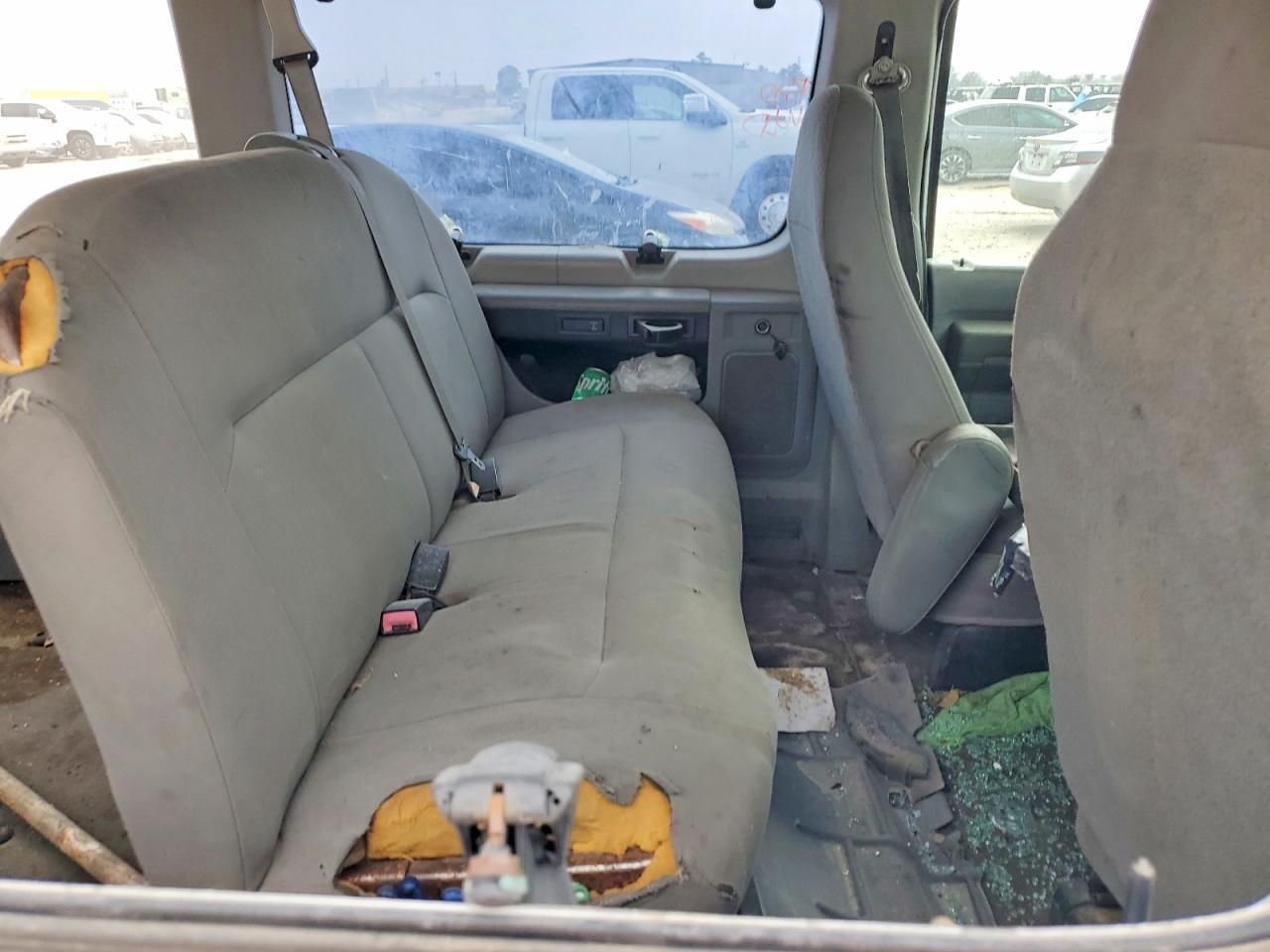 2009 Ford Econoline E350 Super Duty Wagon