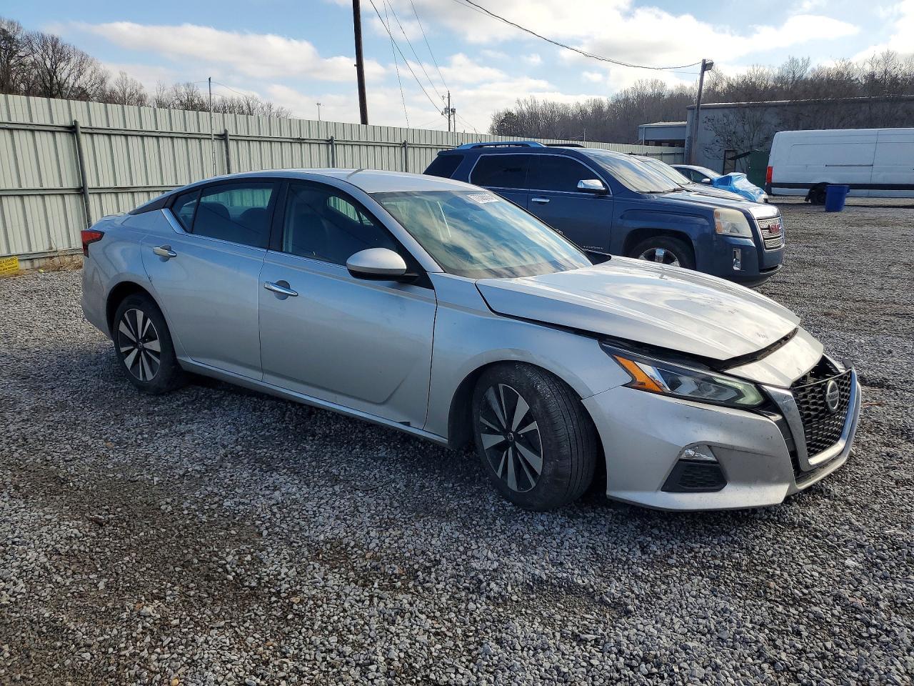 2021 Nissan Altima sv