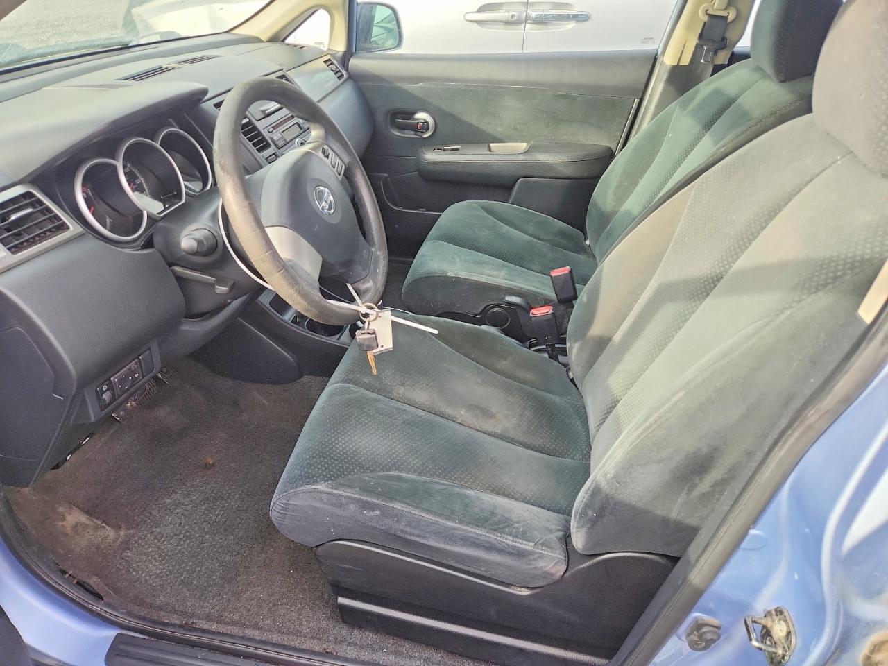 2011 Nissan Versa s