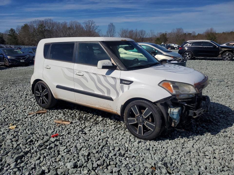 2011 KIA Soul +